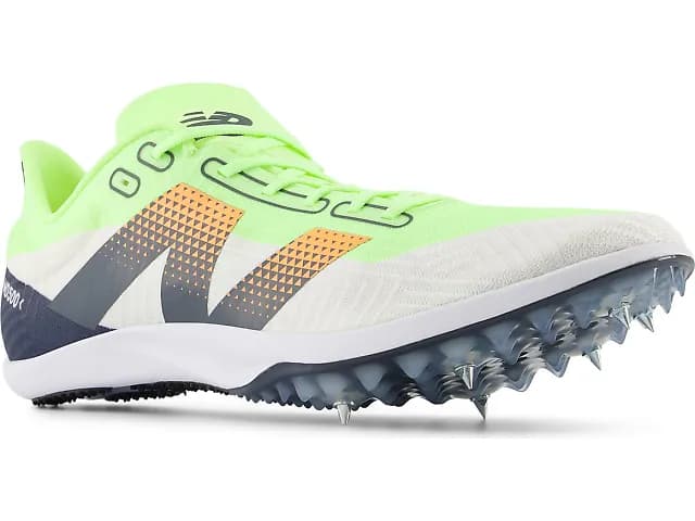 New Balance FuelCell MD500 v9